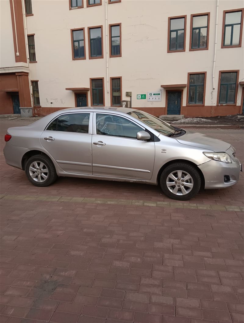 09年豐田卡羅拉手動(dòng)高配