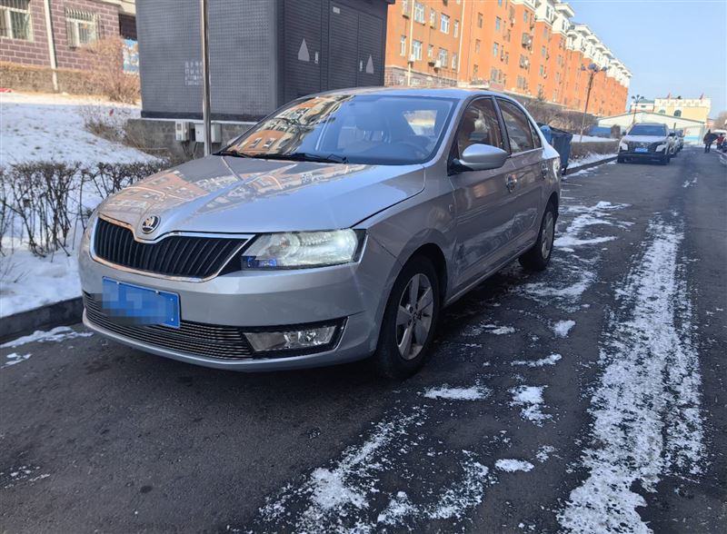 個(gè)人賣(mài)自動(dòng)擋斯柯達(dá)昕銳