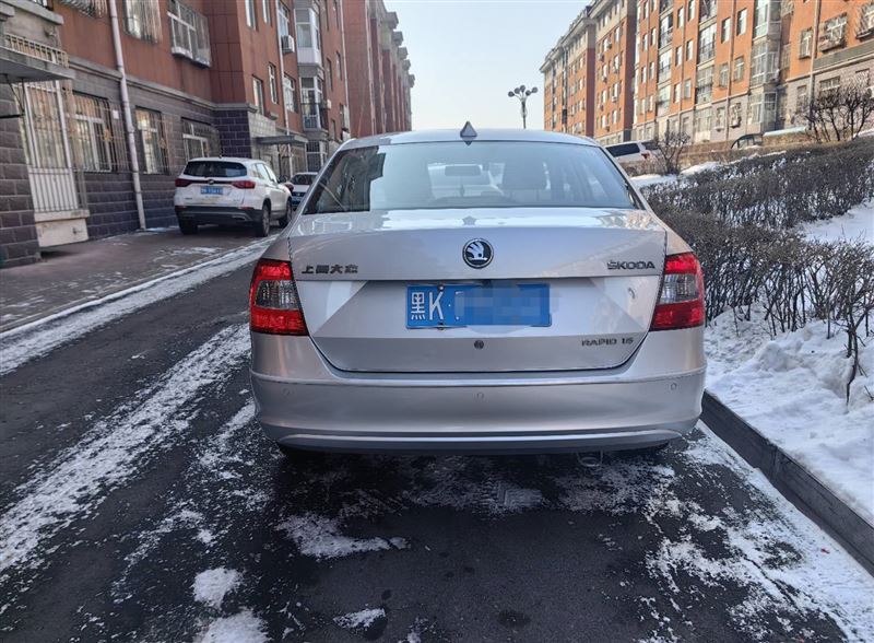 個(gè)人賣(mài)自動(dòng)擋斯柯達(dá)昕銳