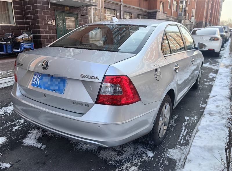 個(gè)人賣(mài)自動(dòng)擋斯柯達(dá)昕銳