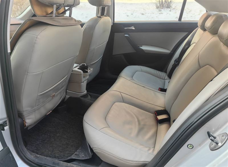 個(gè)人賣(mài)自動(dòng)擋斯柯達(dá)昕銳