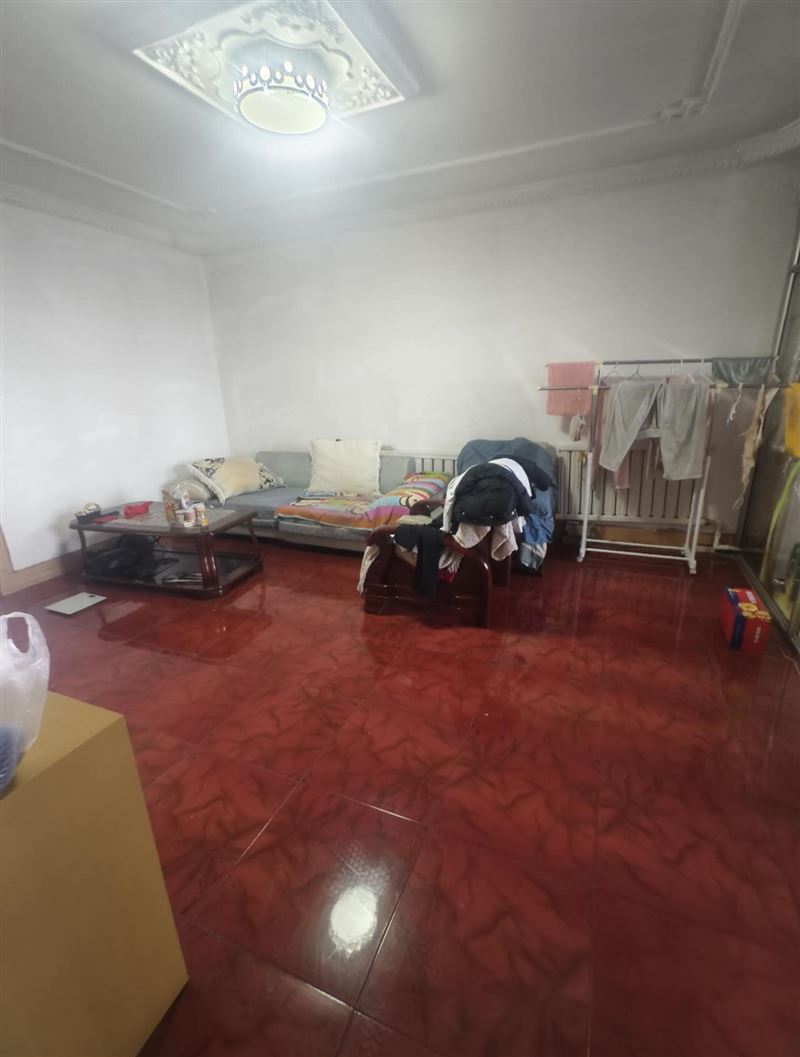 找一個(gè)合租女生