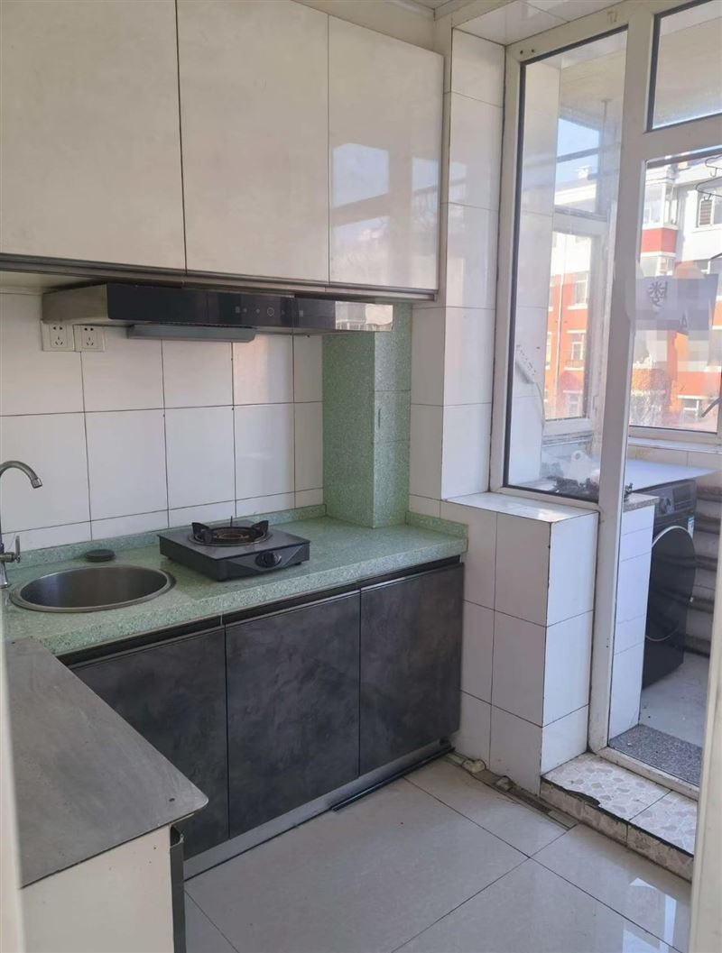 惠民小區(qū)4樓70平16.5萬